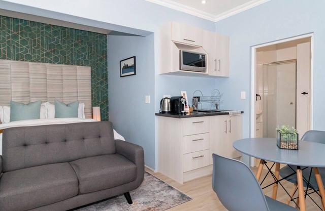 Oasis Studio: A Tranquil Escape in Parkmore with Uninterrupted Solar Power