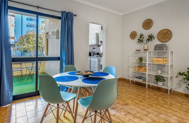 Ocean Breeze 1 BDR Flat in Portimão by LovelyStay