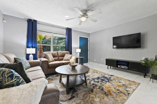 Ocean Breeze A Relaxing Coastal Getaway Near Top Attractions