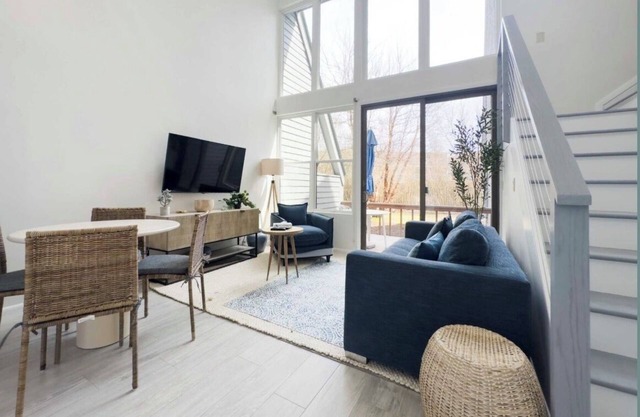 Ocean Breezes & Resort Comfort – Montauk 2BR Surf Club Condo