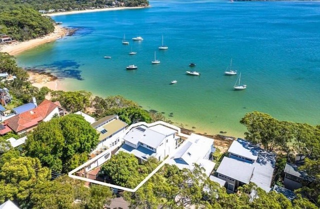 Ocean Front Luxury - The Lambeth Walk