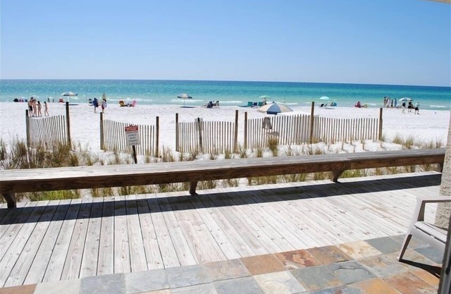 OCEAN FRONT PROFESSIONALLY DESIGNED king suite on Seagrove Beach!