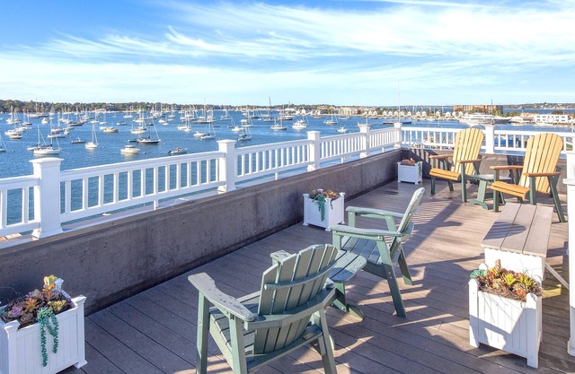 Ocean Front View! Wyndham Inn on Long Wharf Resort
