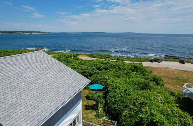 Ocean House: Stunning Oceanfront Views, Spectacular Sunrises Peaks Island, Maine