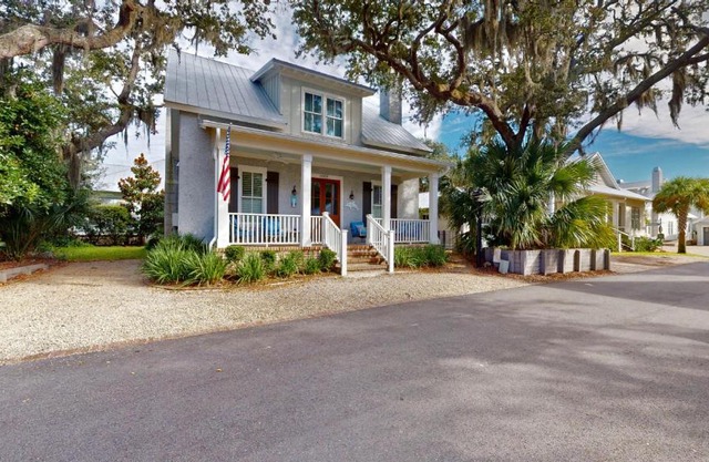 OCEAN HUES OCEAN OAKS home