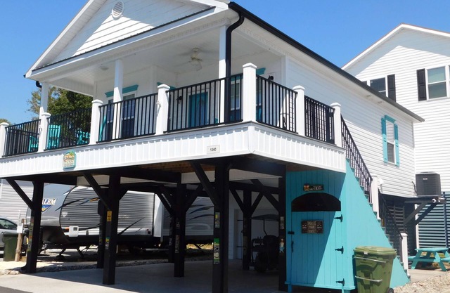 Ocean Lakes | Pet-Friendly 3BR | Isle Be Back