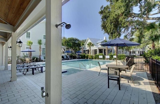 Ocean Oaks, Poolside - O.O.15A "Poolside Perch"