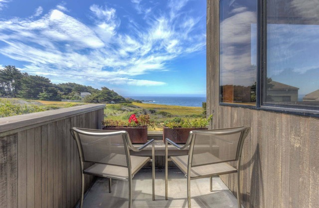 Ocean Retreat | BBQ, Hot Tub & Ocean Views