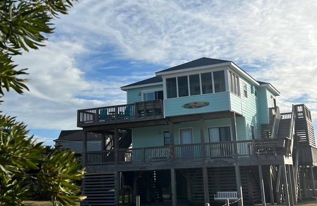 Ocean & Sound Views, 4BR house, Private Pool & Hot Tub, WiFi, AC, Dog Friendly