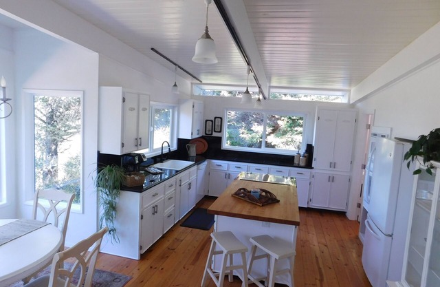 Ocean View Cottage!