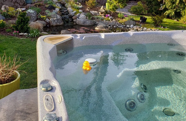 Ocean View, Family Friendly Executive Home with Hot tub, Near Beach