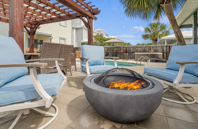 Ocean-View Oasis: Pool, Hot Tub & Beach Access