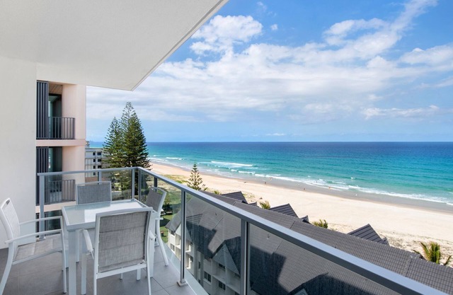 Ocean Views Apartment with Rooftop Pool - CoastHM