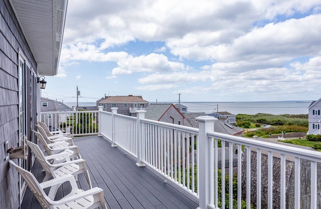 Ocean Views, Neighborhood Beach, A/C, 5 Beds