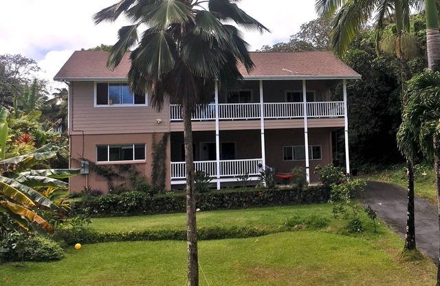 Ocean views & trade winds and wonderful open plan 4 bed, 3 bath with large lanai
