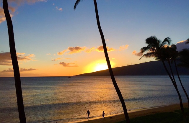 Oceanfront Condo at Sugar Beach Resort- Stunning Sunsets and Beach Front