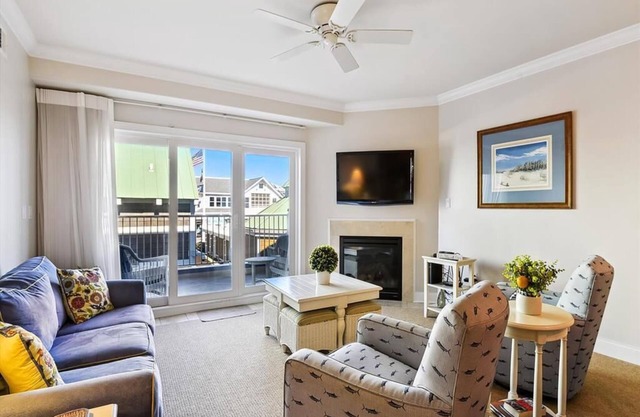 Oceanfront Condo w/Pool & Fireplace