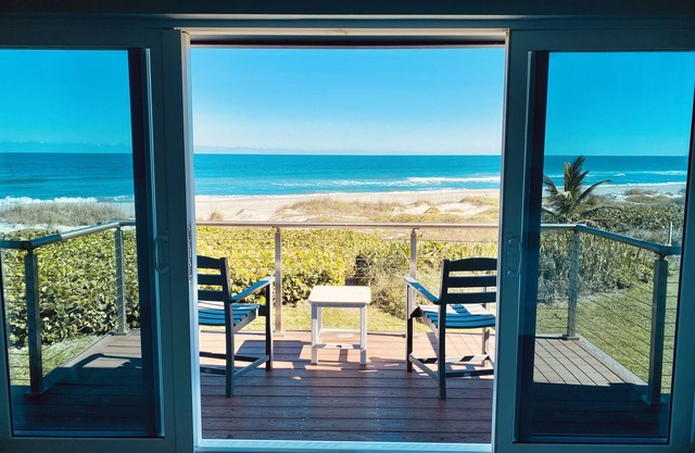 Oceanfront Luxurious Townhome steps to beach