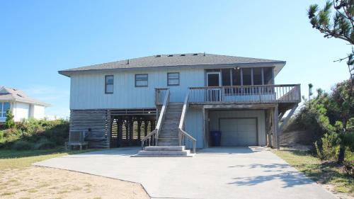 OCEANFRONT, Ocean Views, Beach Walkway, Screened Porch, SS236, Poncho's Villa