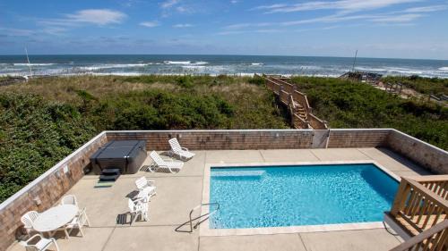 OCEANFRONT, Ocean Views, Private Pool, Hot Tub, SS10, The Russell Cottage