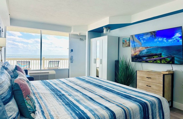 OceanFrontStudio: balcony kitchen beachWiFi