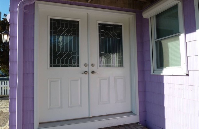 Oceanside 3 Bedroom, 1 Bath Duplex - A Short Walk to the Beach!