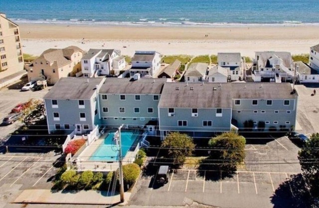Oceanview 2 bedroom condo just steps to Old Orchard Beach