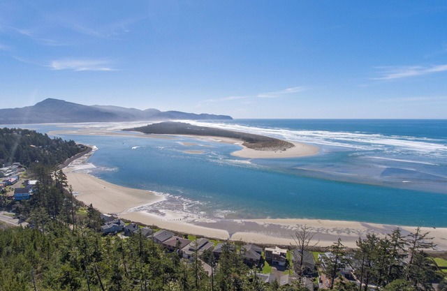 Oceanview Getaway, Family-Friendly w/Beach Access