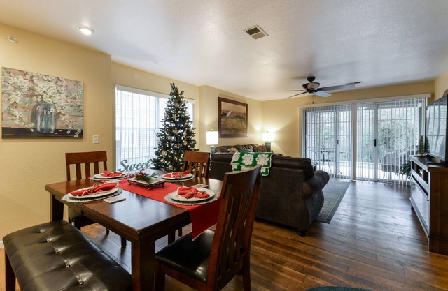 Oct 18 to 31 avail!. 2nd bath just updated! Master spa shower!