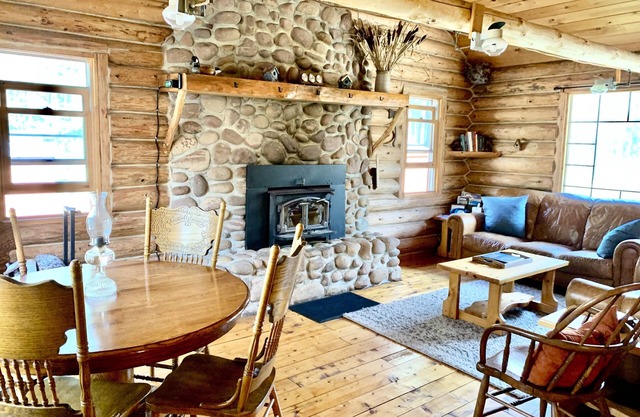 Off-Grid Clean, Cozy Log Cabin 4.95 Star Rating 86 Reviews