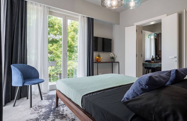 OFFICINE CAVOUR THE MONO OAK