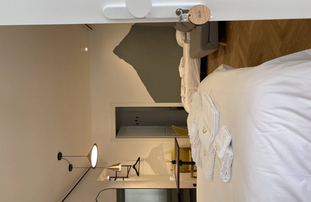 OGNISSANTI GUESTHOUSE - SIBILLINI DEPENDANCE Double-bed room with private bathroom and Turkish bath