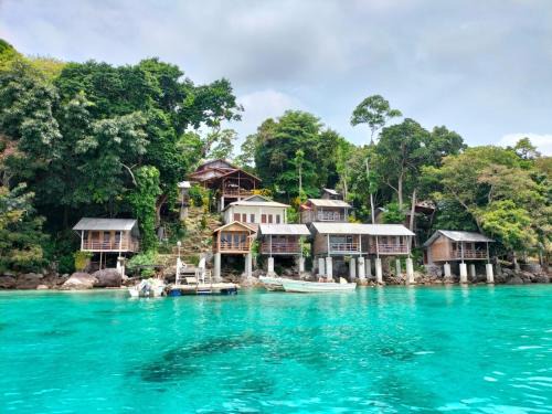 Olala Bungalows and Restaurant