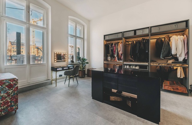 Old building loft for 12 people at Alexanderplatz