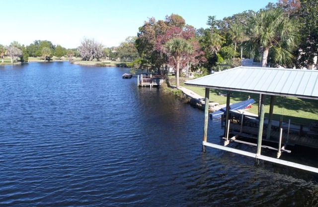 OLD HOMOSASSA- RIVER WATERFRONT HOUSE ICE MACHINE-DEEP BAY- FOUR KAYAKS