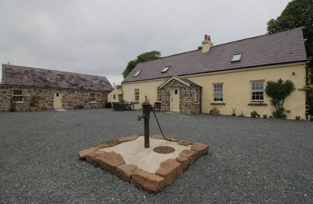 Old Scragg Farm, Cottage in the Irish Countryside