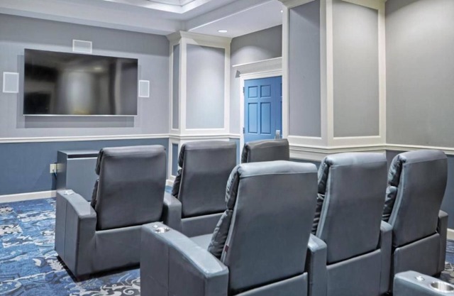 Old Town Alexandria 3 Bedroom Presidential Unit!