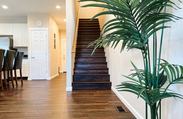 Old Town N Oasis - Large home for small groups