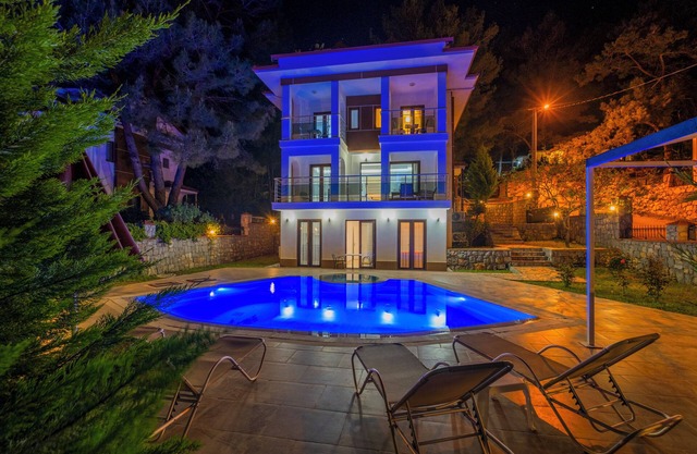 Olympia Villa B2, 5 bedroom villa with private pool, 5 km to Oludeniz Beach