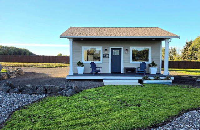 Olympic Mountain View Retreat on Serene Acreage!