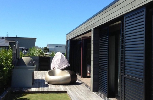 OMAHA BEACH- Relax and Retreat