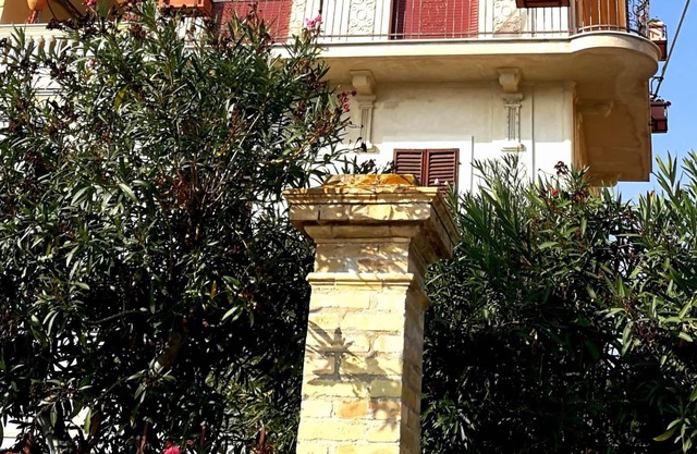 Omero Beach Home Seafront apartment with tower in Liberty villa