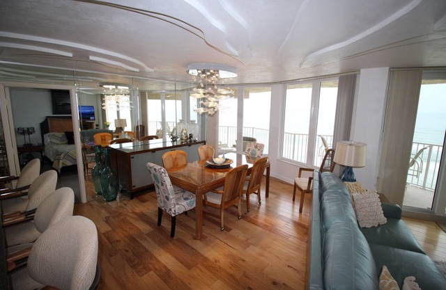 On No Drive Beach! Luxury 3 BdRm, 3 Baths, Mst wSpa; Ocean & Riverview Balconies