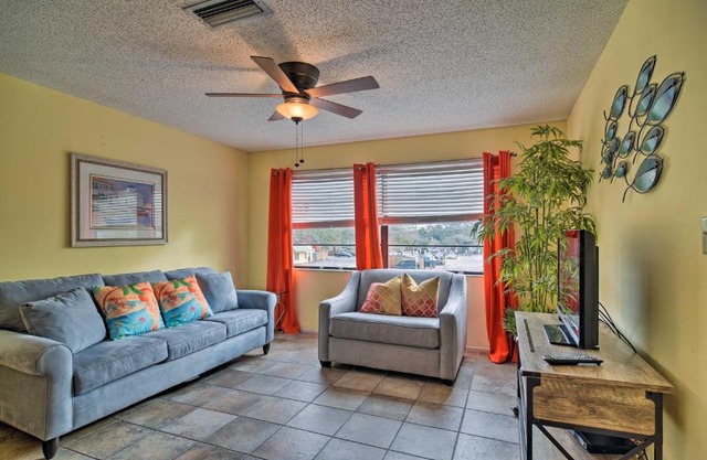 On-Site Beach Access Walkable Gulf Coast Retreat