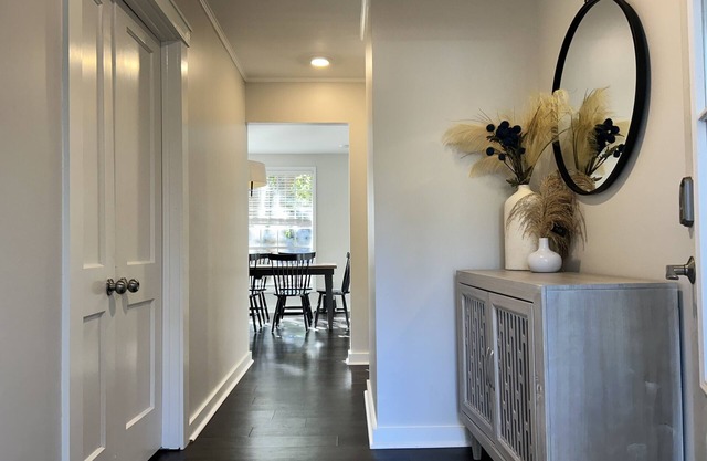 On-site Laundry, ample and secure parking, Fast Wi-Fi, only 10 mi from 1-95