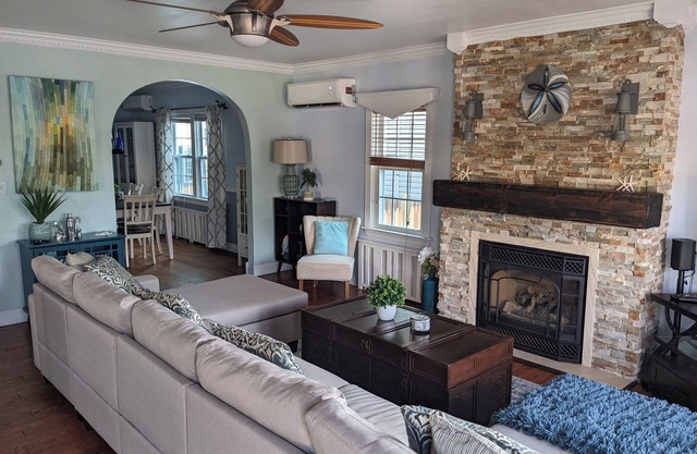 "Once Upon a Tide" eclectic beach house with pizza oven, game room, fireplace