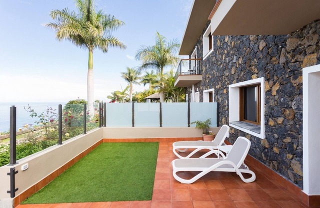 One bedroom, SEA VIEW, HEATED POOL, Heating, Free wif, Big terrace, (2)