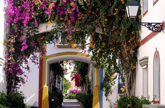 One Bedroom Apartment In Puerto Mogan by El Sirocco