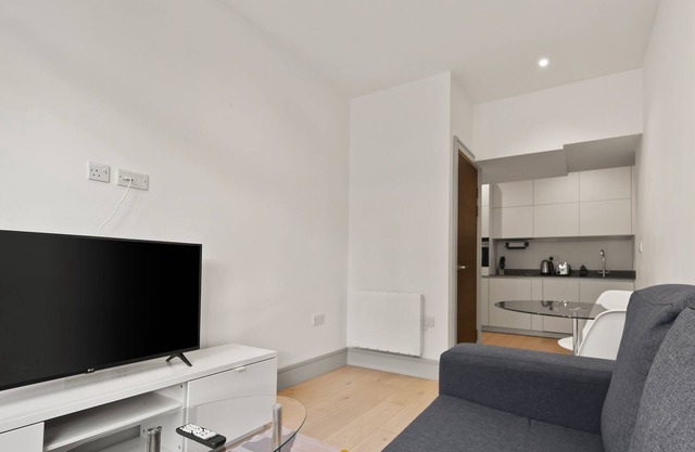 One Bedroom Apartment in Broad House, Harrow