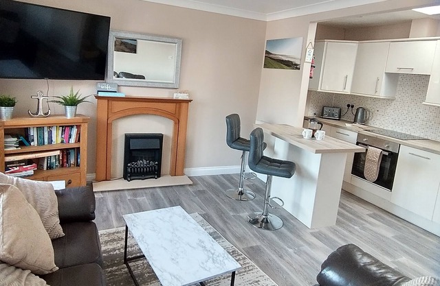 One bedroom apartment close to beach and amenities